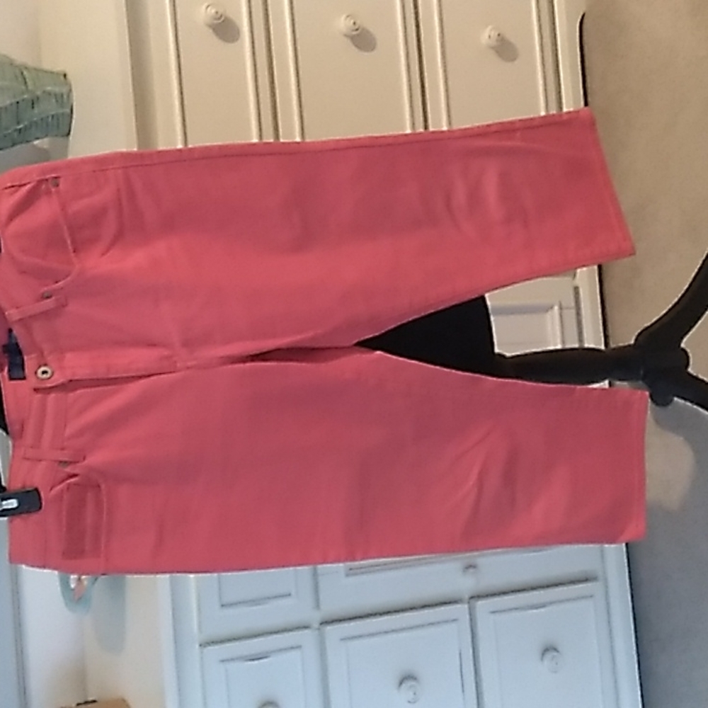 Levi Capri Jean Dent Curve Claasic, size 12, Salmon color